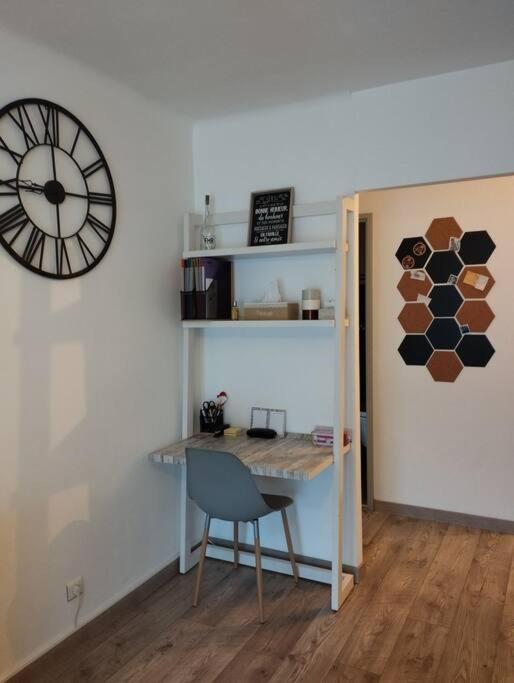 Charmant Appartement 3 Pieces Манделю-ла-Напул Екстериор снимка