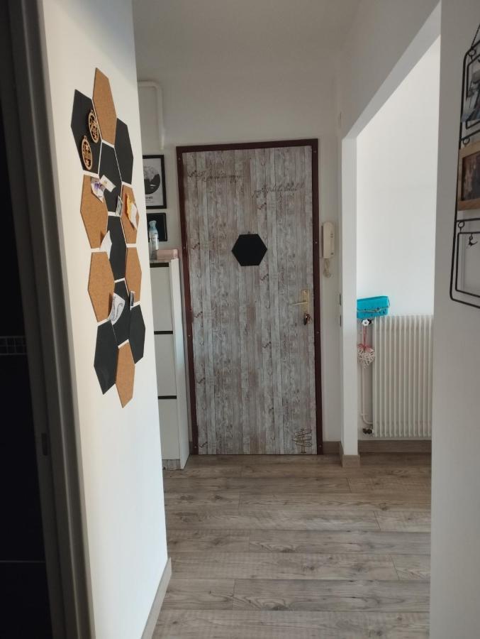 Charmant Appartement 3 Pieces Манделю-ла-Напул Екстериор снимка