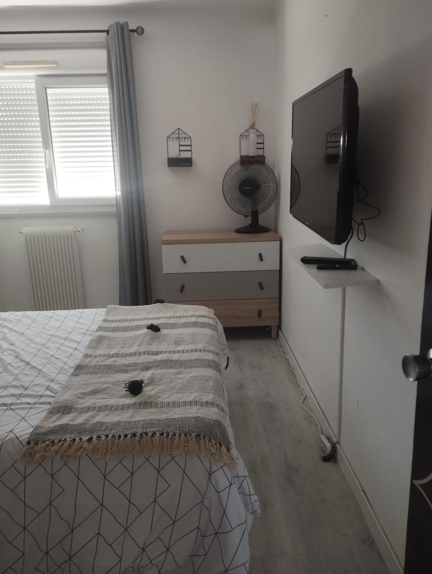 Charmant Appartement 3 Pieces Манделю-ла-Напул Екстериор снимка